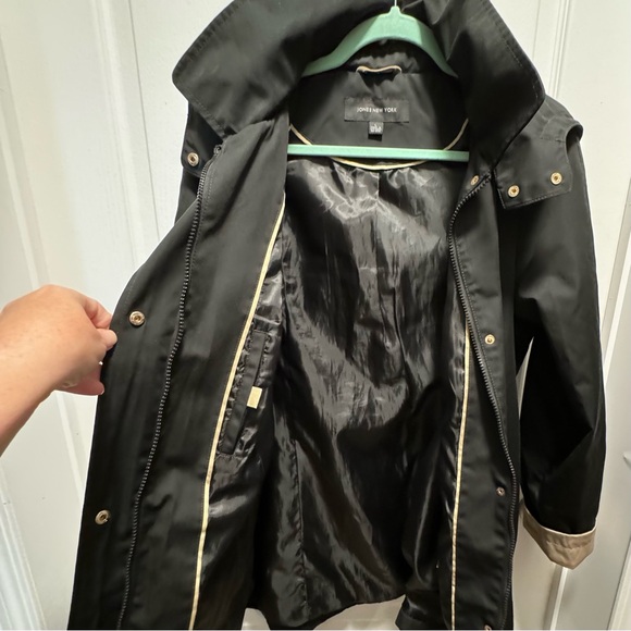 NWOT Jones New York beautiful women’s Raincoat with hood, size L, fully lined - Picture 7 of 12